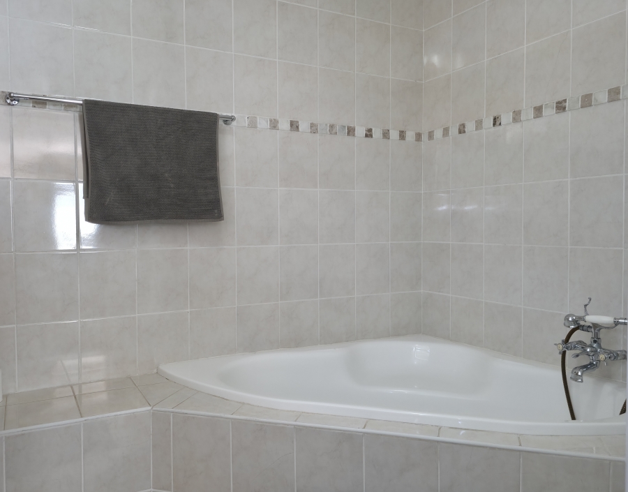 3 Bedroom Property for Sale in Jeffreys Bay Central Eastern Cape